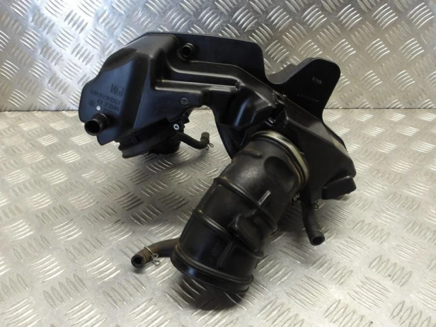 Airbox obudowa filtra centralna SUZUKI VLR 1800 C109R BOULEVARD/INTRUDER 08-13r   PN. 13710-22H00