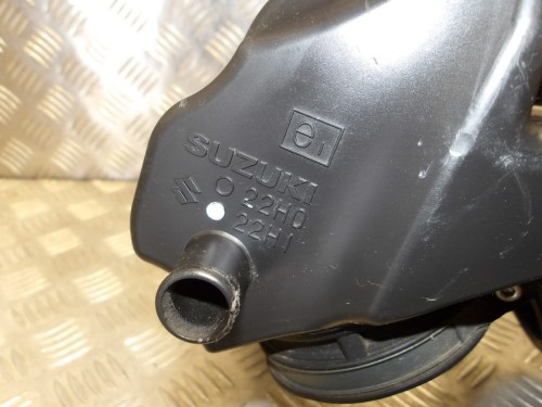 Airbox obudowa filtra centralna SUZUKI VLR 1800 C109R BOULEVARD/INTRUDER 08-13r   PN. 13710-22H00