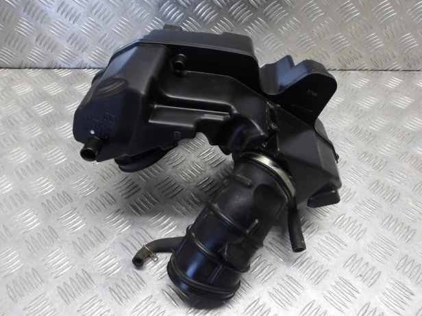 Airbox obudowa filtra centralna SUZUKI VLR 1800 C109R BOULEVARD/INTRUDER 08-13r   PN. 13710-22H00