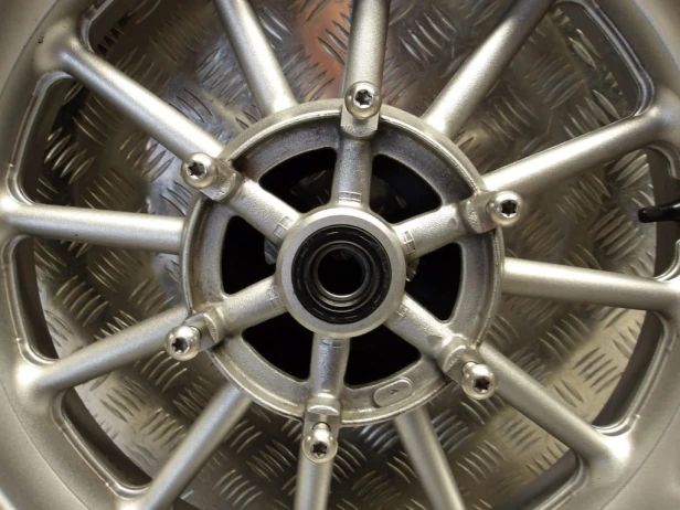Felga koło przód J18M/CxMT4.00 YAMAHA XV 1900 ROADLINER/STRATOLINER 06-10r   PN. 1D7-25168-01