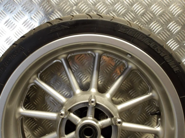 Felga koło przód J18M/CxMT4.00 YAMAHA XV 1900 ROADLINER/STRATOLINER 06-10r   PN. 1D7-25168-01
