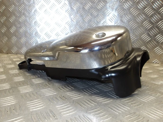 Osłona dekiel kapa obudowa silnika lewa KAWASAKI VN 1500 VULCAN NOMAD 1998-2004  PN: 14091-1297 , 14091-1206