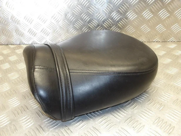 Siedzenie fotel pasażera tył KAWASAKI VN 1500 VULCAN NOMAD 1998-2004  PN: 53001-1869