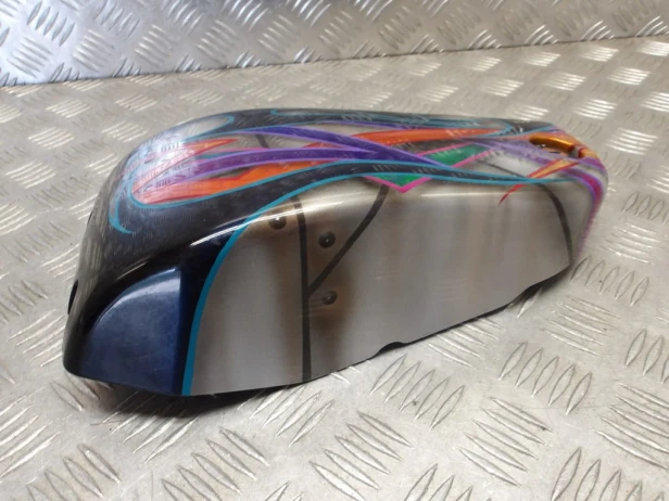 Osłona boczna boczek lewy KAWASAKI VN 1500 VULCAN NOMAD 2001-2004  PN: 36001-1645