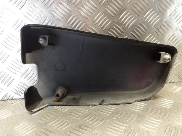 Osłona boczna boczek prawy KAWASAKI VN 1500 VULCAN NOMAD 2001-2004  PN: 36001-1646