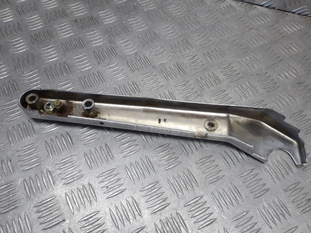 Banan stelaż mocowania błotnika tył lewy KAWASAKI VN 1500 VULCAN NOMAD 1998-2004  PN: 14090-1894