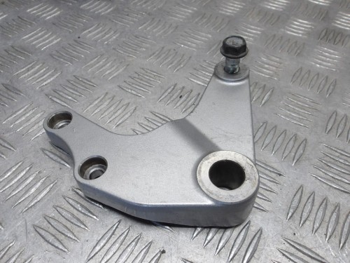 Jarzmo mocowanie zacisku hamulcowego tył KAWASAKI VN 1500 VULCAN NOMAD 2001-2004  PN: 43034-1160