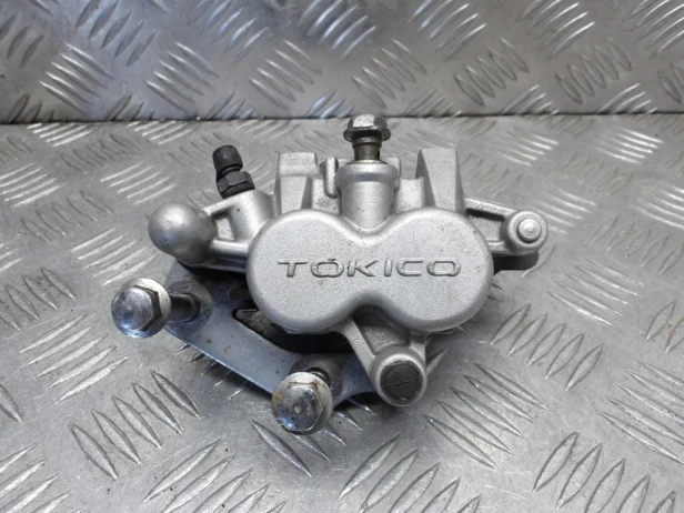 Zacisk hamulcowy przedni KAWASAKI VN 1500 VULCAN NOMAD 1998-2004  PN: 43041-1878