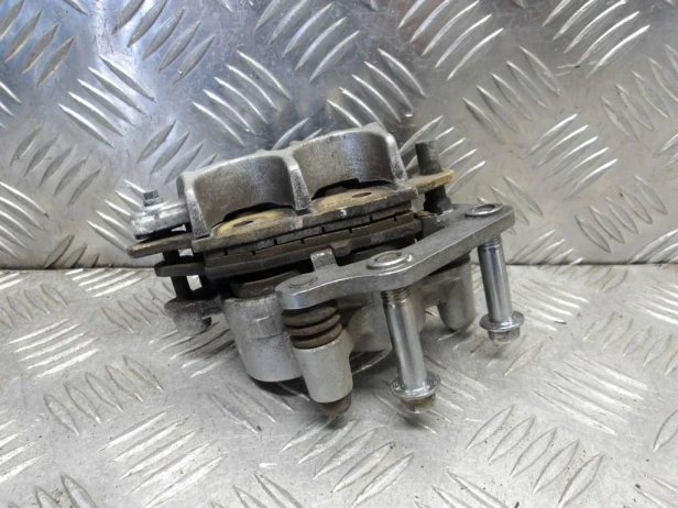 Zacisk hamulcowy przedni KAWASAKI VN 1500 VULCAN NOMAD 1998-2004  PN: 43041-1878
