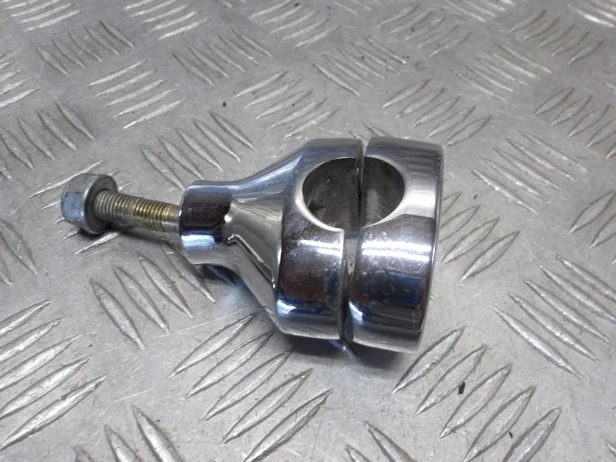 Risery uchwyty mocowanie kierownicy KAWASAKI VN 1500 VULCAN NOMAD 1998-2004 PN: 46012-1272 , 46012-1273