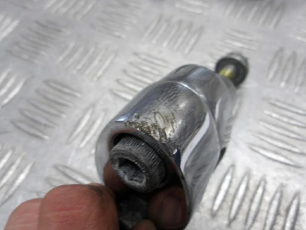 Risery uchwyty mocowanie kierownicy KAWASAKI VN 1500 VULCAN NOMAD 1998-2004 PN: 46012-1272 , 46012-1273