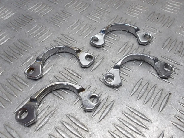 Uchwyty mocowanie kolektora wydechowego komplet KAWASAKI VN 1500 VULCAN NOMAD 1998-2004  PN: 18069-1161