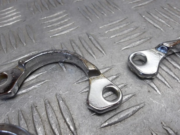 Uchwyty mocowanie kolektora wydechowego komplet KAWASAKI VN 1500 VULCAN NOMAD 1998-2004  PN: 18069-1161