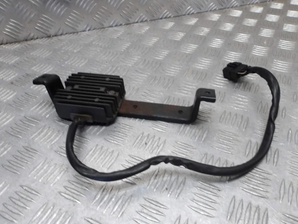 Regulator napięcia z mocowaniem stelaż KAWASAKI VN 1500 VULCAN NOMAD 1998-2004  PN: 21066-1106