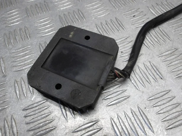 Regulator napięcia KAWASAKI VN 1500 VULCAN NOMAD 1998-2004  PN: 21066-1106