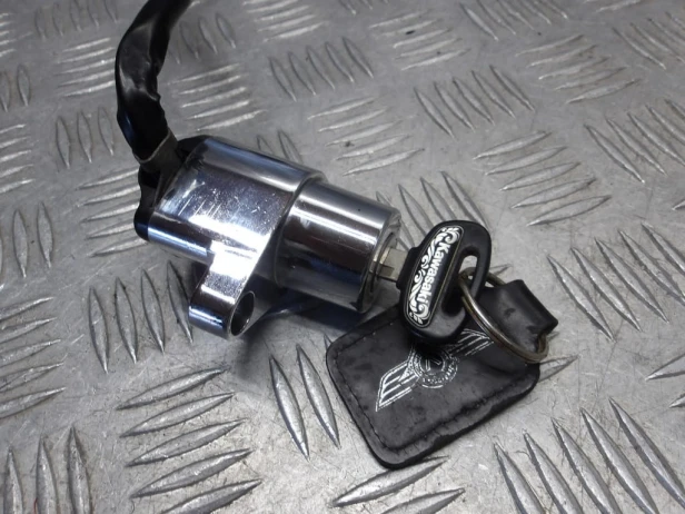 Stacyjka zapłonu z kluczykiem KAWASAKI VN 1500 VULCAN NOMAD 2001-2004  PN: 27005-1256