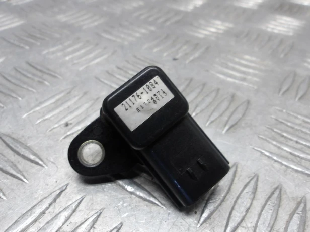 Czujnik podciśnieniowy map sensor KAWASAKI VN 1500 VULCAN NOMAD 2000-2004  PN: 21176-1084
