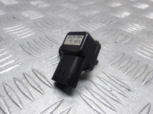 Czujnik podciśnieniowy map sensor KAWASAKI VN 1500 VULCAN NOMAD 2000-2004  PN: 21176-1084