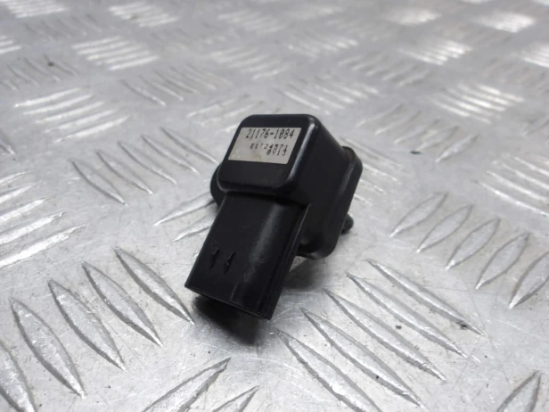 Czujnik podciśnieniowy map sensor KAWASAKI VN 1500 VULCAN NOMAD 2000-2004  PN: 21176-1084