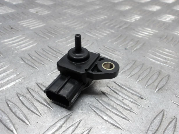 Czujnik podciśnieniowy map sensor KAWASAKI VN 1500 VULCAN NOMAD 2000-2004  PN: 21176-1084