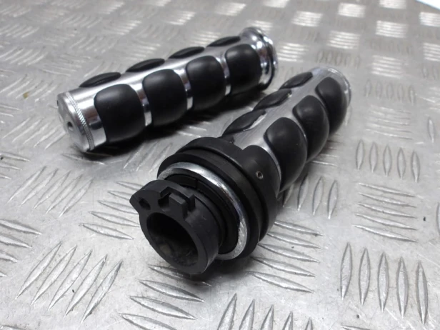 Manetki manetka lewa prawa rollgaz KURYAKYN 6235 KAWASAKI VN 1500 VULCAN NOMAD 1998-2004