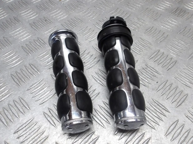Manetki manetka lewa prawa rollgaz KURYAKYN 6235 KAWASAKI VN 1500 VULCAN NOMAD 1998-2004