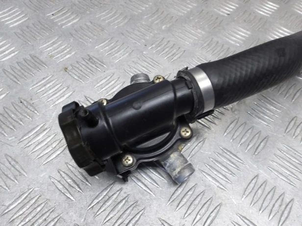 Obudowa termostatu korek wąż czujnik KAWASAKI VN 1500 VULCAN NOMAD 2000-2004  PN: 32099-1201 , 49054-0004