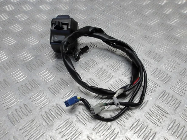 Przełącznik przyciski świateł lewe YAMAHA XV 1900 ROADLINER/STRATOLINER 06-14r   PN. 1D7-83972-01