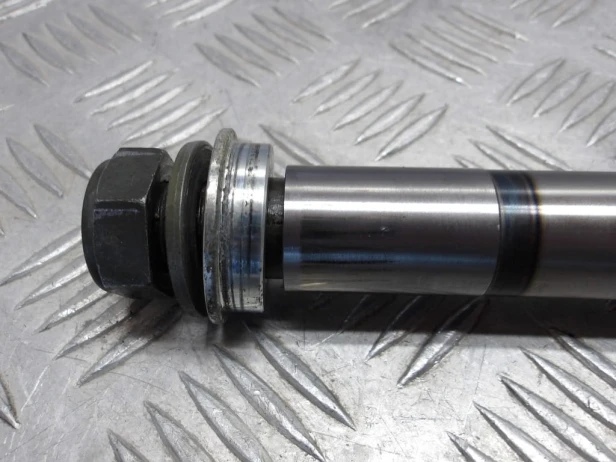 Ośka śruba tuleja wahacza YAMAHA XV 1900 ROADLINER/STRATOLINER 06-14r   PN. 5PX-22141-10