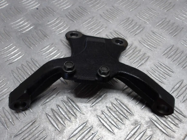 Uchwyt łapa mocowanie silnika YAMAHA XV 1900 ROADLINER/STRATOLINER 06-14r   PN. 1D7-21317-00