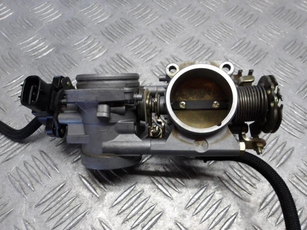 Przepustnica YAMAHA XV 1900 ROADLINER/STRATOLINER 06-14r   PN. 1D7-13750-01