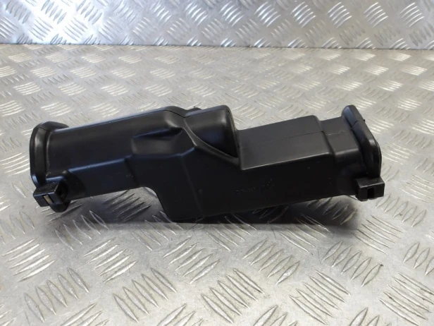 Łącznik obudowy filtra airbox KAWASAKI VN 1500 VULCAN NOMAD 98-04r   PN. 39045-0003