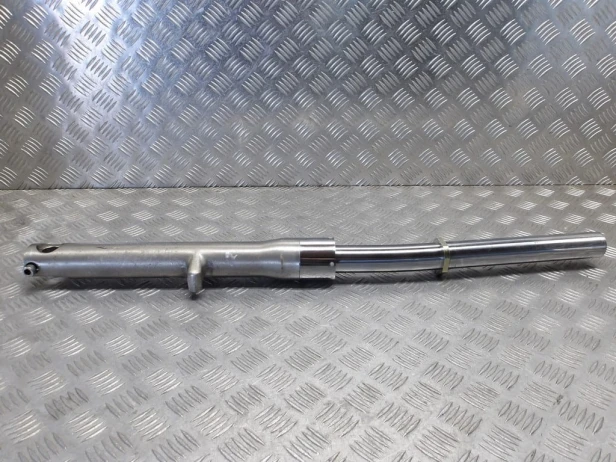 Laga zawieszenia przód prawa KAWASAKI VN 1500 VULCAN CLASSIC 96-08r   PN. 44006-1365