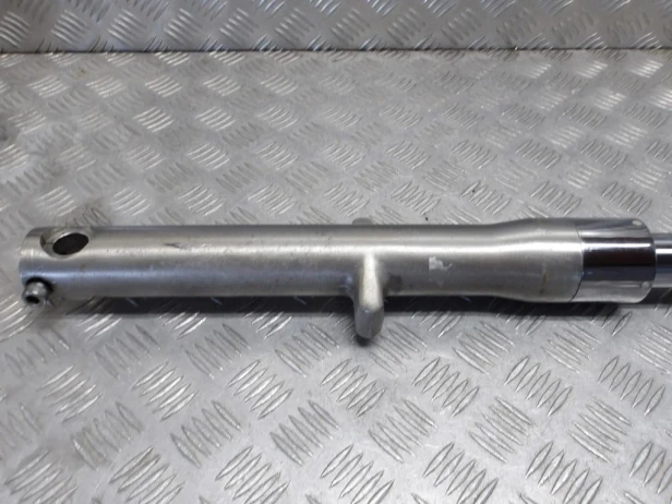Laga zawieszenia przód prawa KAWASAKI VN 1500 VULCAN CLASSIC 96-08r   PN. 44006-1365