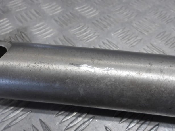 Laga zawieszenia przód prawa KAWASAKI VN 1500 VULCAN CLASSIC 96-08r   PN. 44006-1365