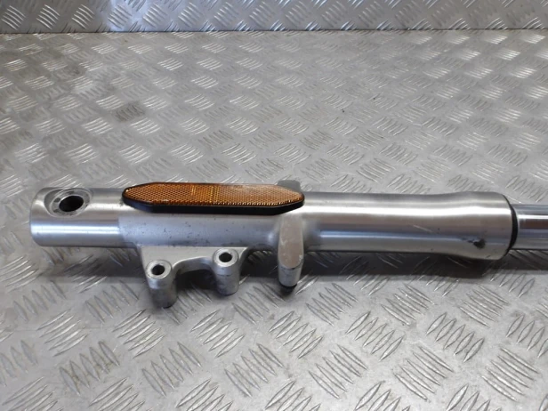 Laga zawieszenia przód lewa KAWASAKI VN 900 VULCAN CUSTOM 07-12r   PN. 44071-0980