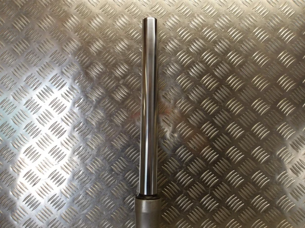 Laga zawieszenia przód prawa KAWASAKI VN 900 VULCAN CUSTOM 07-12r   PN. 44071-0981