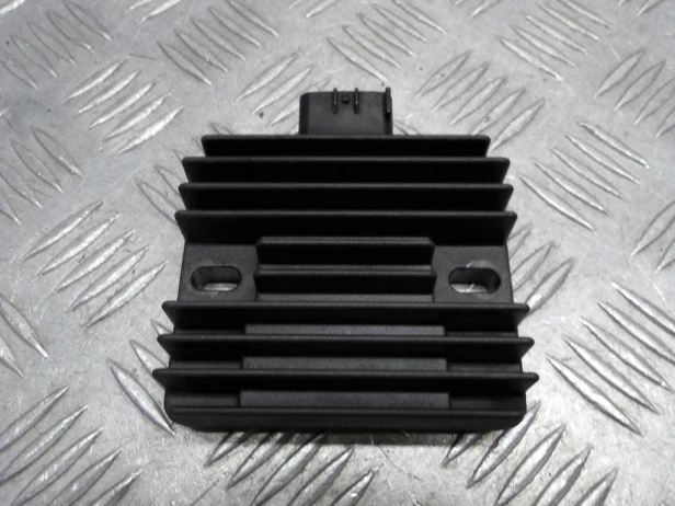 Regulator napięcia KAWASAKI VN 900 VULCAN CUSTOM 07-24r   PN. 21066-0705