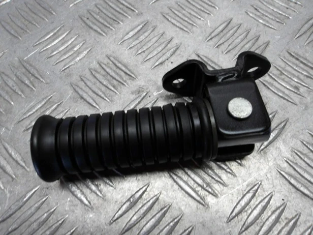 Podnóżek pasażera tył I KAWASAKI VN 900 VULCAN CUSTOM 07-24r   PN. 34003-0030