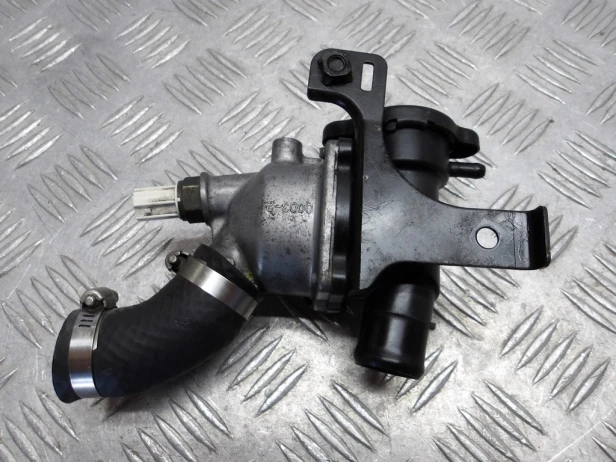 Termostat obudowa termostatu KAWASAKI VN 900 VULCAN CUSTOM 07-24r   PN. 16160-0781