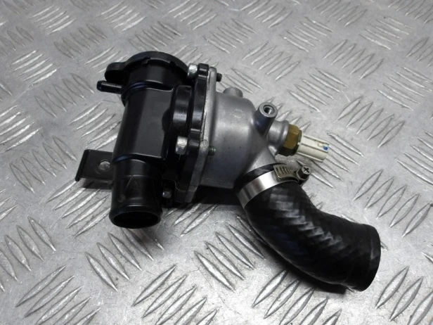 Termostat obudowa termostatu I KAWASAKI VN 900 VULCAN CUSTOM 07-24r   PN. 16160-0781