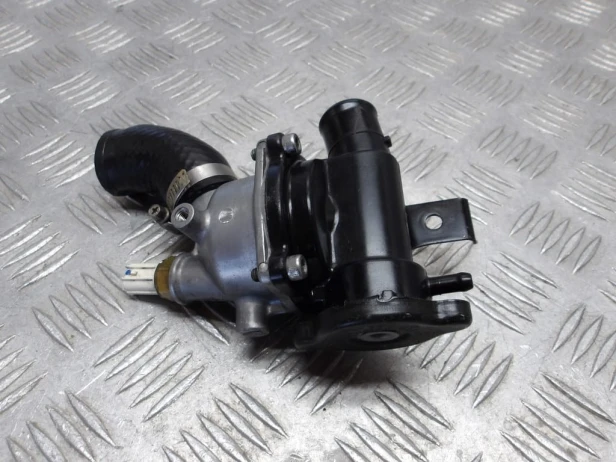 Termostat obudowa termostatu I KAWASAKI VN 900 VULCAN CUSTOM 07-24r   PN. 16160-0781