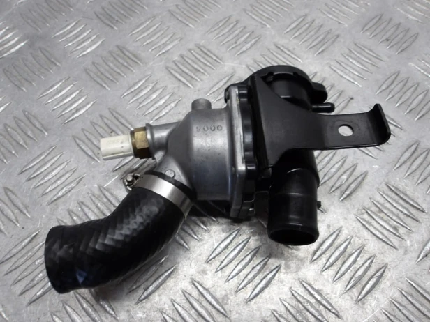 Termostat obudowa termostatu I KAWASAKI VN 900 VULCAN CUSTOM 07-24r   PN. 16160-0781