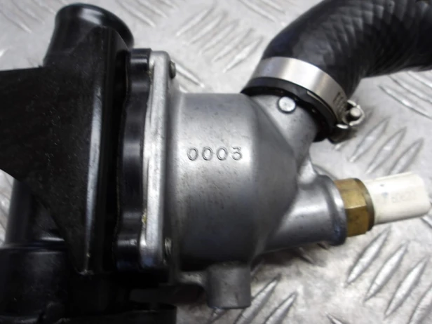 Termostat obudowa termostatu I KAWASAKI VN 900 VULCAN CUSTOM 07-24r   PN. 16160-0781