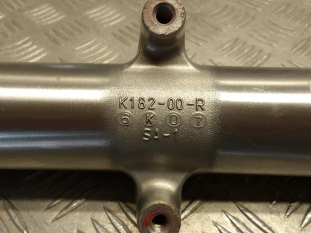 Laga zawieszenia przód prawa I KAWASAKI VN 900 VULCAN CUSTOM 07-24r   PN. 44071-0981
