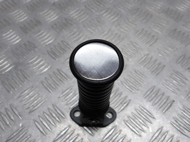 Podnóżek pasażera tył II KAWASAKI VN 900 VULCAN CUSTOM 07-24r   PN. 34003-0030