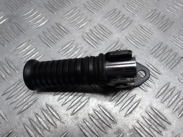 Podnóżek pasażera tył II KAWASAKI VN 900 VULCAN CUSTOM 07-24r   PN. 34003-0030