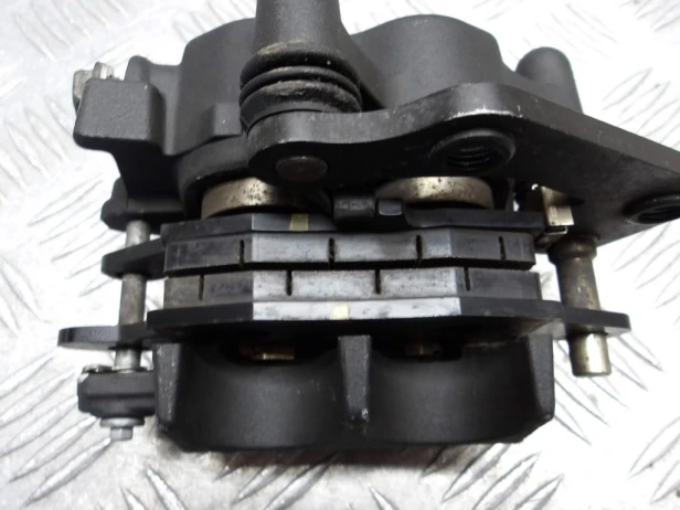 Zacisk hamulca tył I KAWASAKI VN 900 VULCAN CUSTOM 07-24r   PN. 43080-5098-DJ