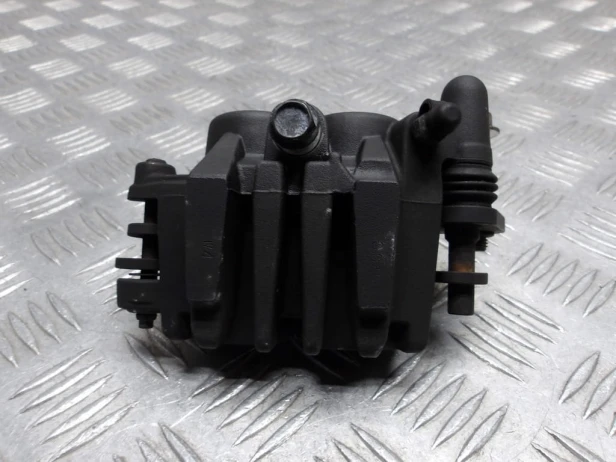 Zacisk hamulca przedni lewy KAWASAKI VN 900 VULCAN CUSTOM 07-24r   PN. 43080-0049-DJ