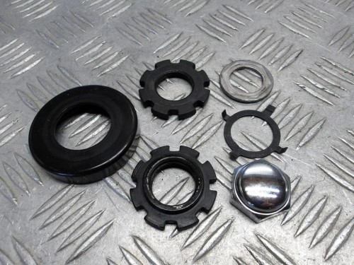 Nakrętki sztycy półki dolnej KAWASAKI VN 900 VULCAN CUSTOM 07-24r   PN. 92210-0263